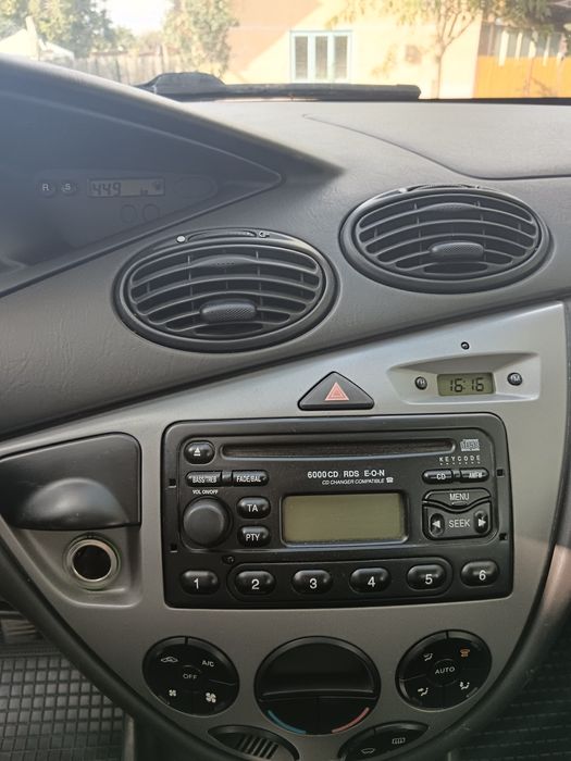 Vand Ford Focus MK1  2004 Hatchback 1.8 TDDI