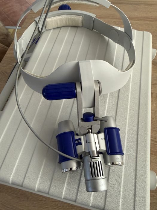 Vand lupe chirurgicale Carl Zeiss, eye mag pro s cu sistem iluminate