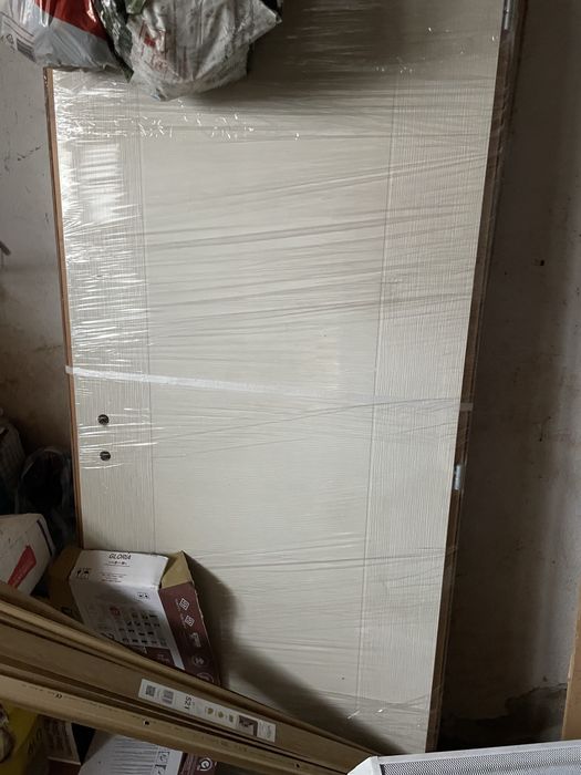 Прадавам интериорна врата размери 80/2м