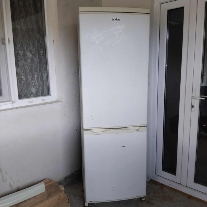 Frigider cu congelator cu ridicare din valeni  Maramureș