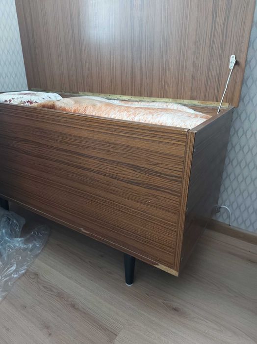 Запазена холна масичка