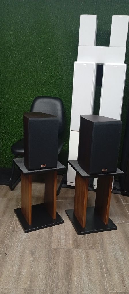 Букшелфи HECO Victa 300