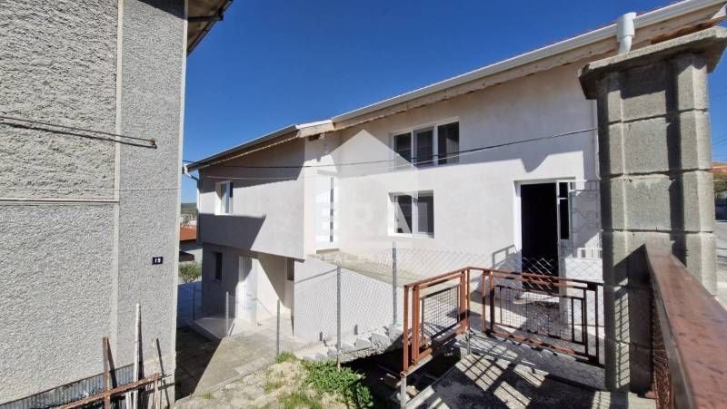 Продава се Къща в Аксаково - 116 кв.м за 1449 €/кв.м - Снимка #2