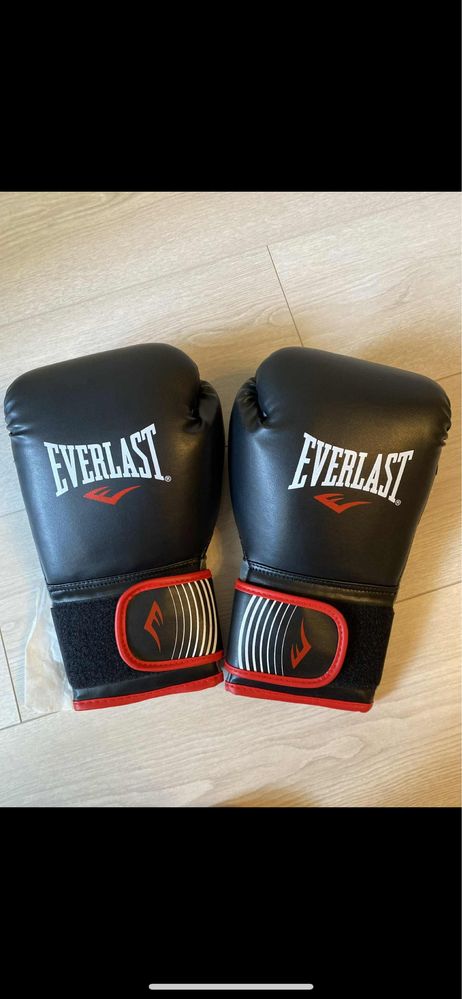 Боксови ръкавици Everlast