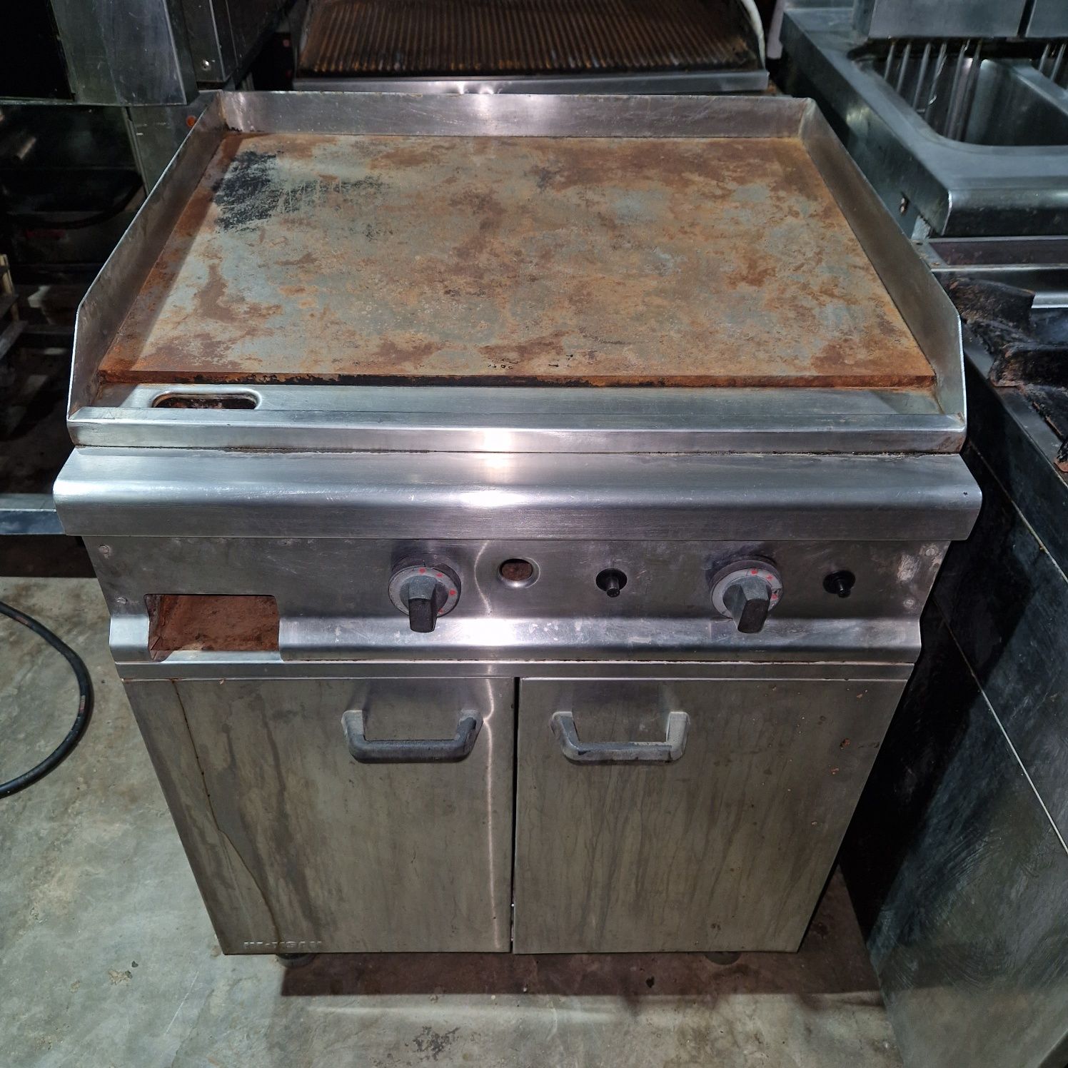 Gratar pe gaz cu banc, din inox, cu suport, sau electric