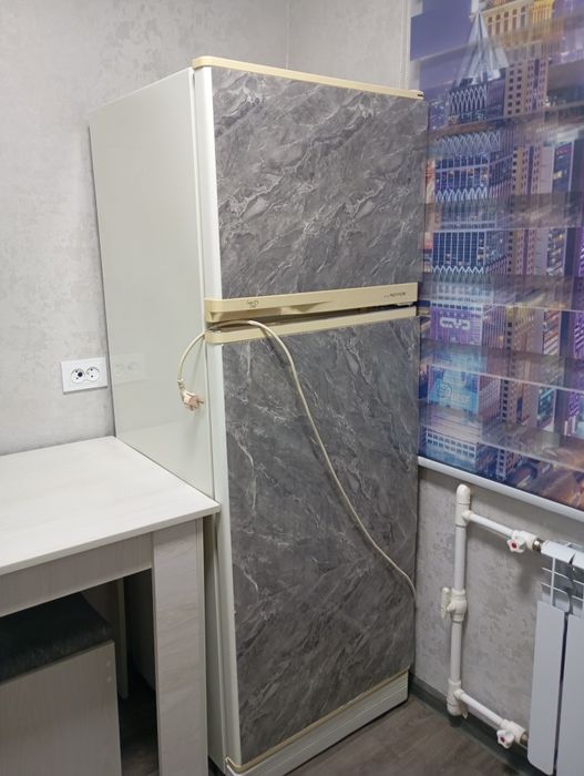 Продаеться холодильник не дорого  двухкамерный .