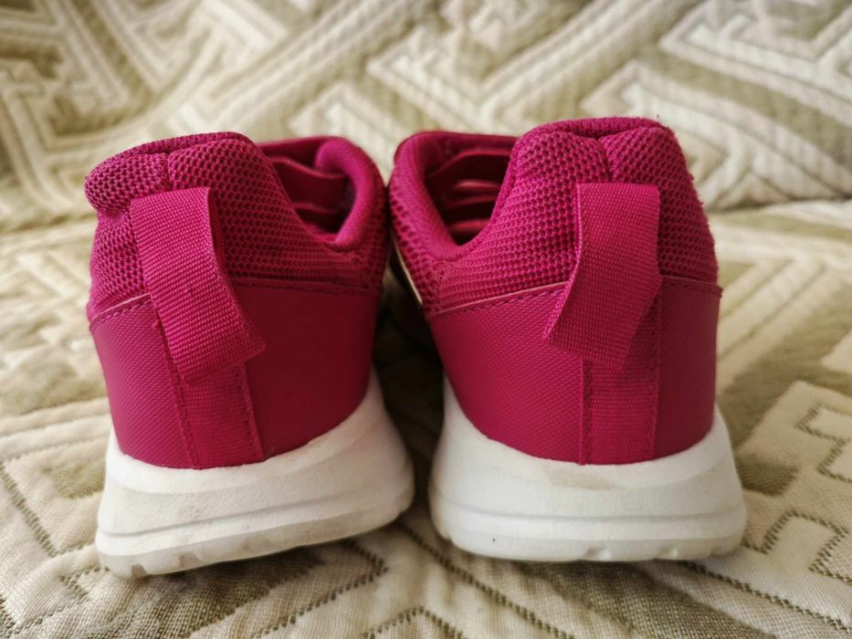 Adidas  alta run оригинални маратонки 35 н.