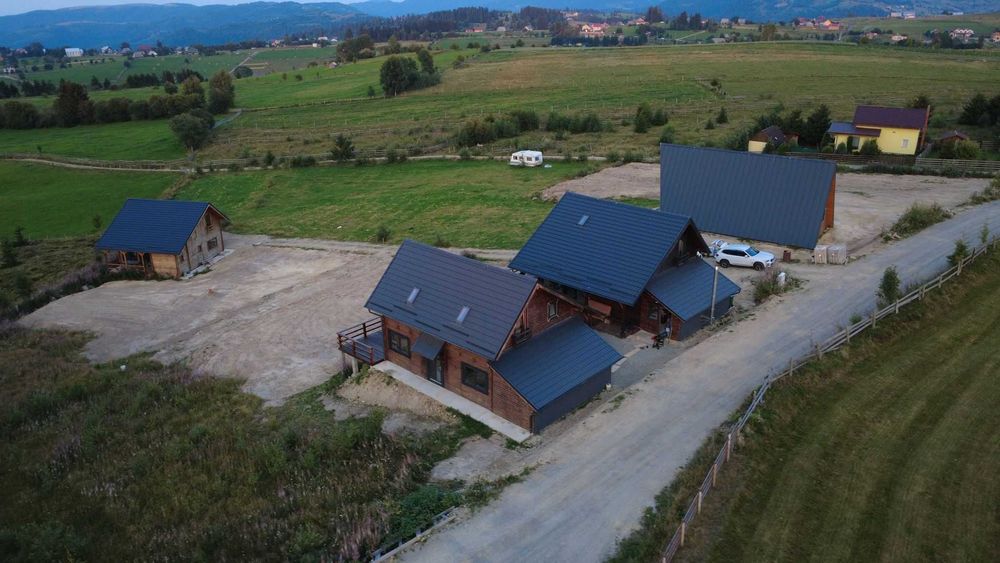 Închiriez una sau ambele cabane noi în Mărișel – Crăciun & Revelion