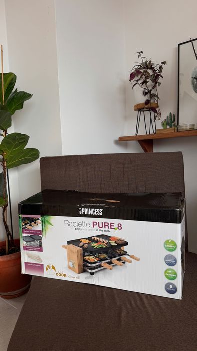 Gratar Raclette, Aparat Grill cu 8 mini-tigai, lemn bambus