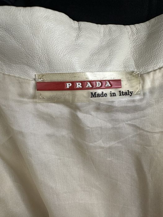 Geacă Prada - Piele Crem cu Accesorii Aurii