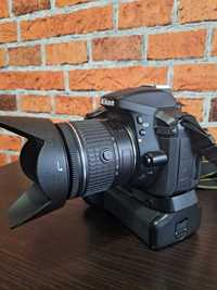 Nikon D5300 ,grip,2 baterii,geanta,obiectiv 18-55mm
