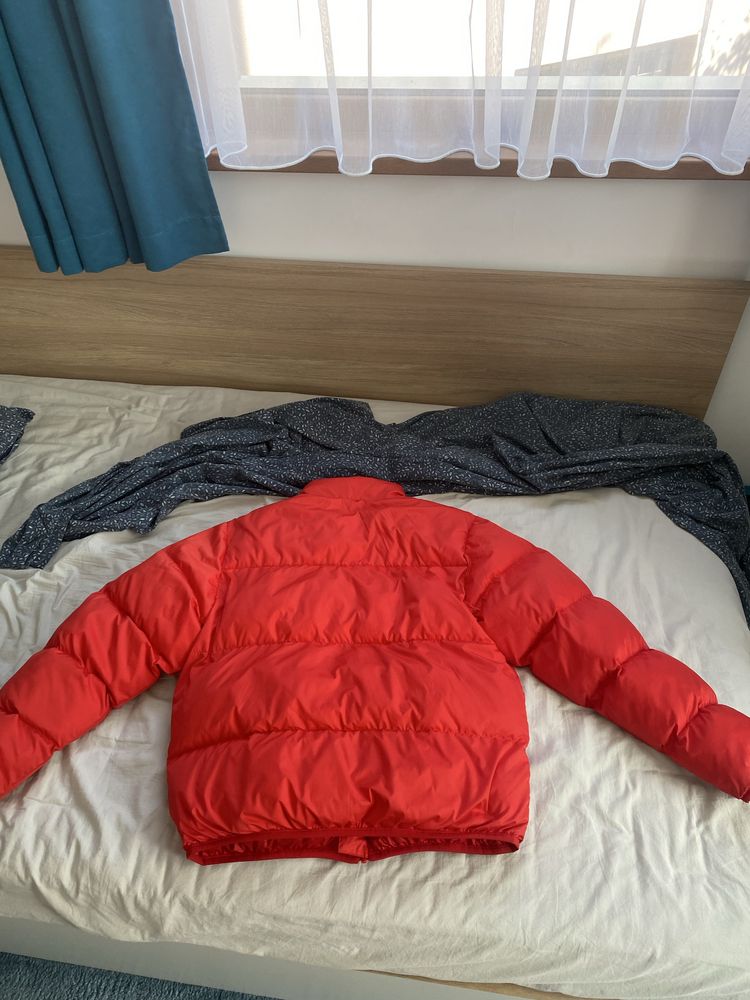 Nike puffer Яке (червено РЯДЪК ЦВЯТ)
