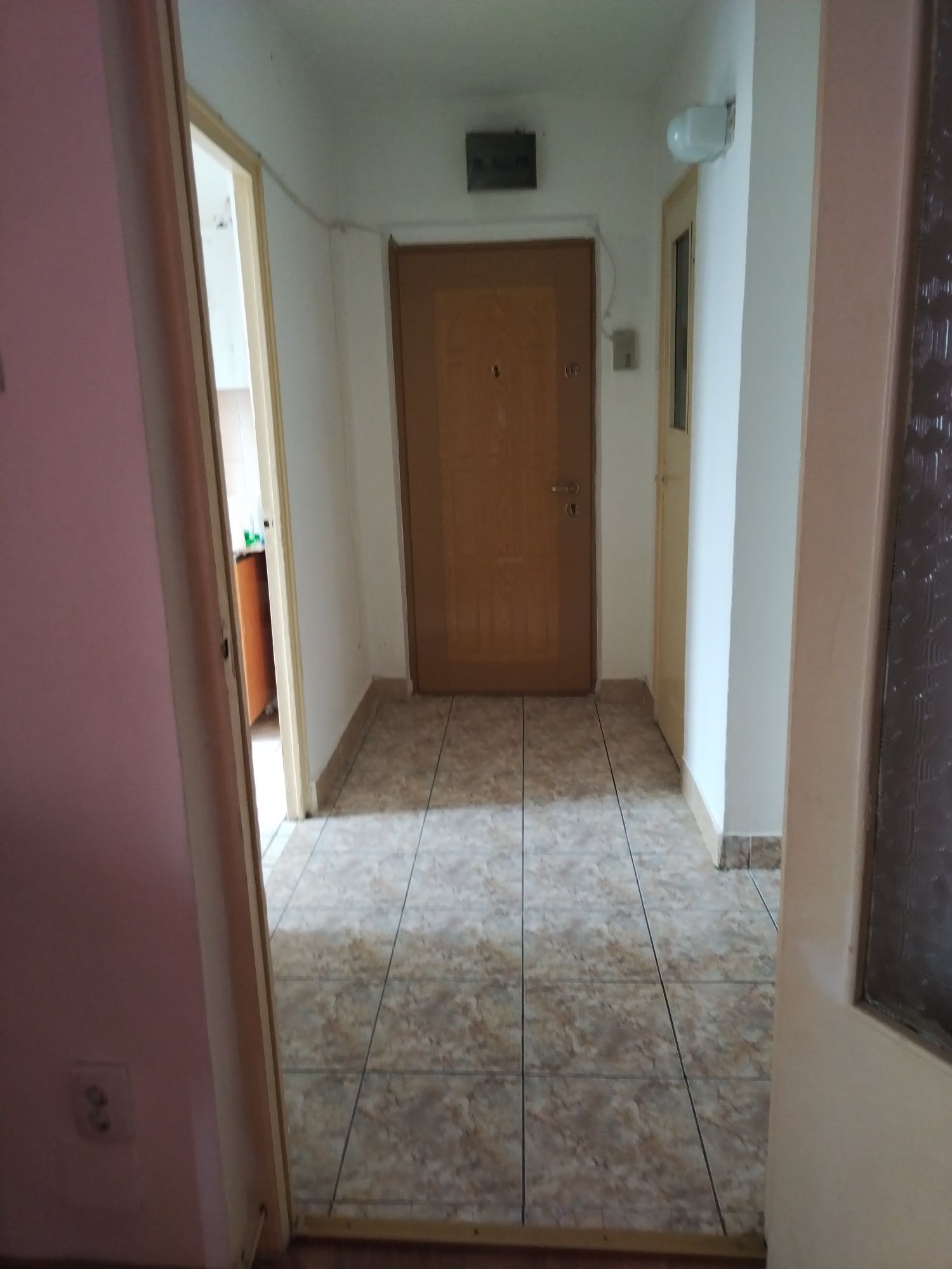 Apartament 3 camere,2 băi,70 mp,etaj 2, zonă ultracentrală Deva