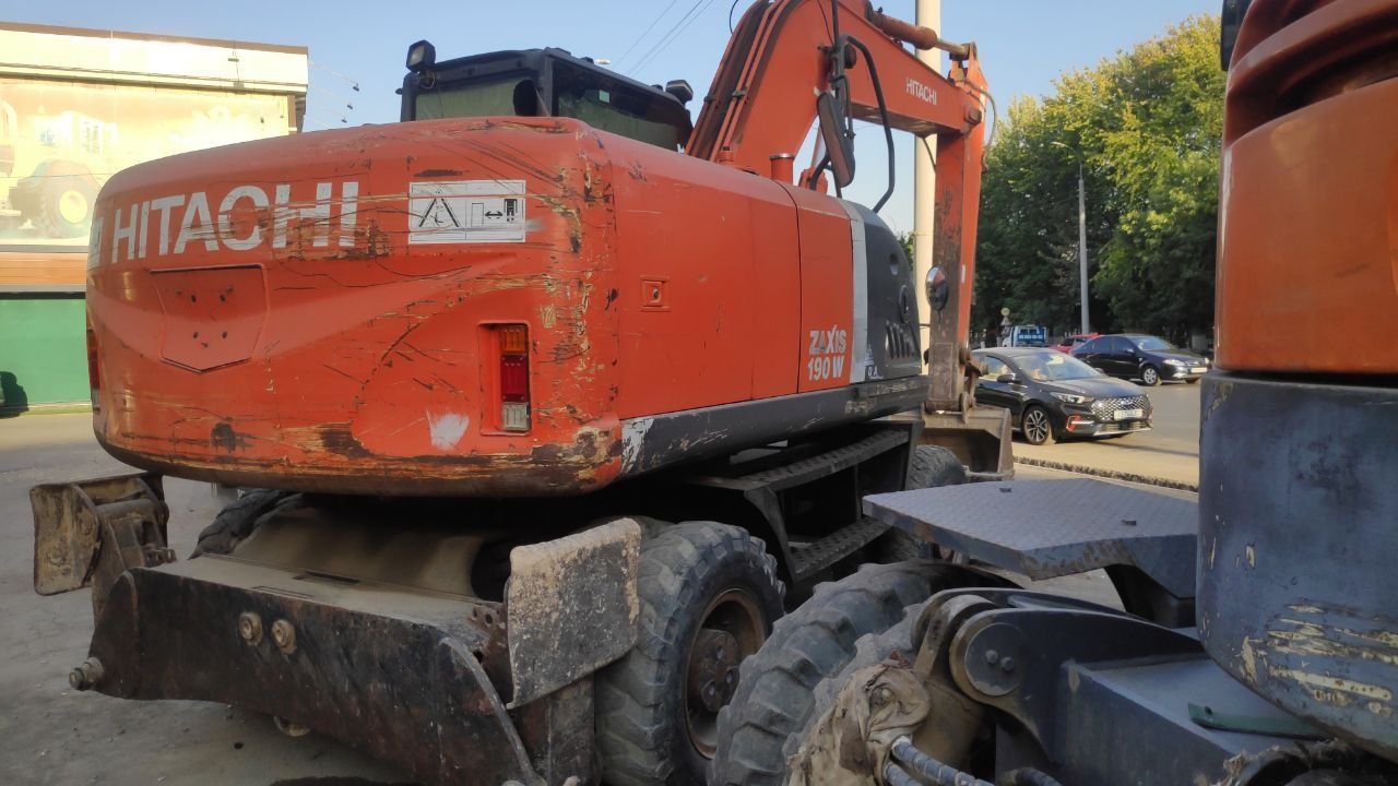 Экскаватор Hitachi ZX-190W-3