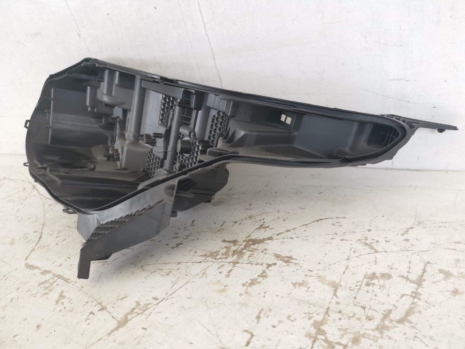 Ляв фар корпус със светодиод / Lqv far korpus sus svetodiod Land Rover