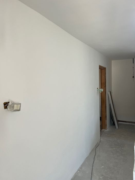 Echipă particulară zugrăvim la 300 de lei camera, glet polistiren etc.