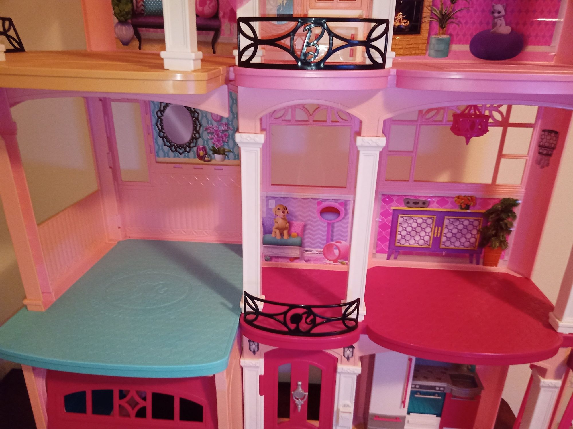 Vând casa de vis Dreamhouse Barbie