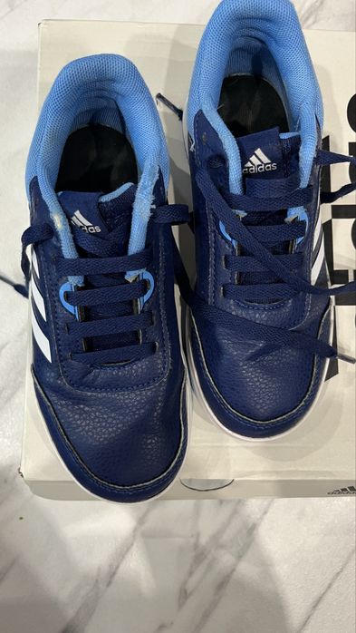 Маратонки Adidas размер 33