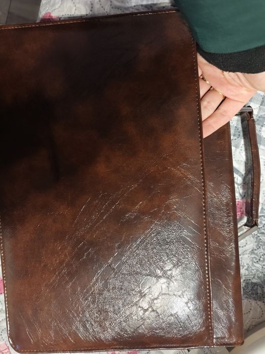 Кожена чанта за документи