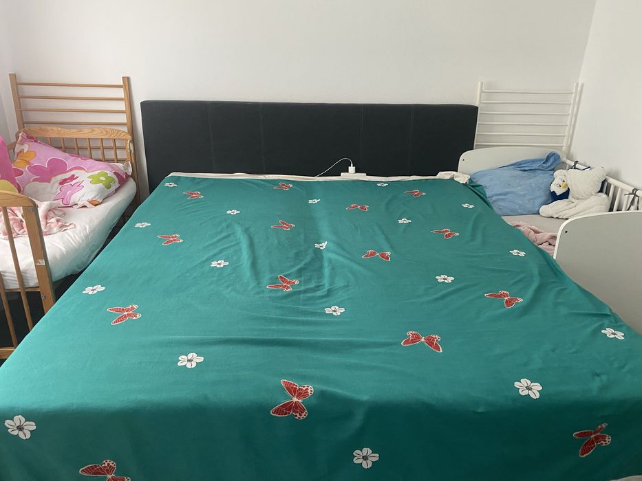 Vând pat boxspring 180/200