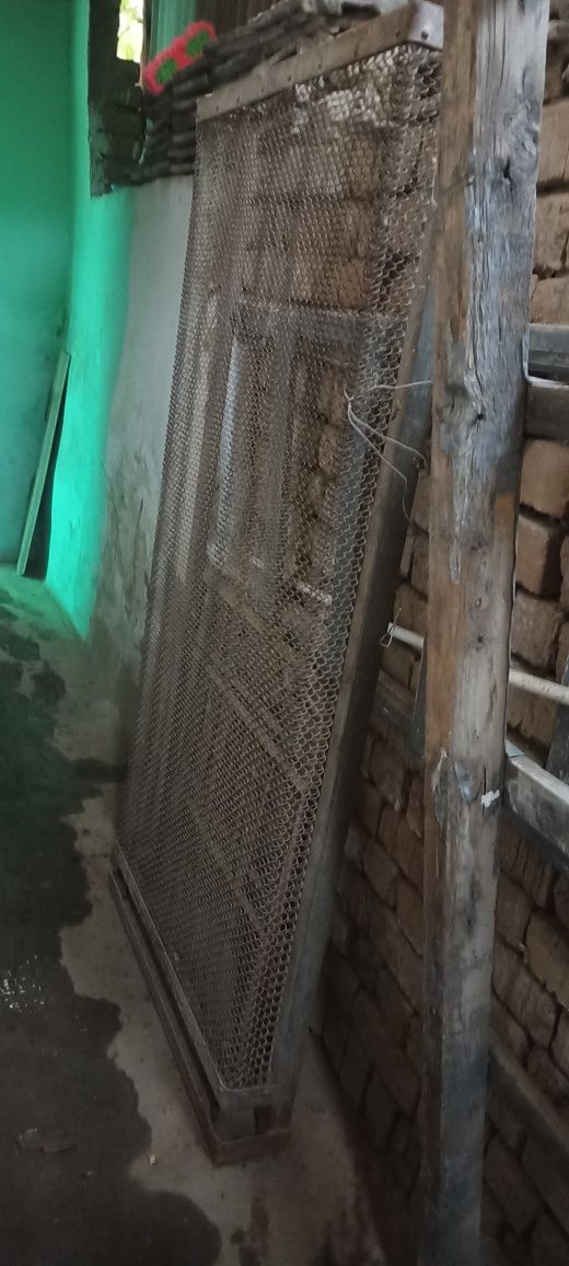 Кровать железная