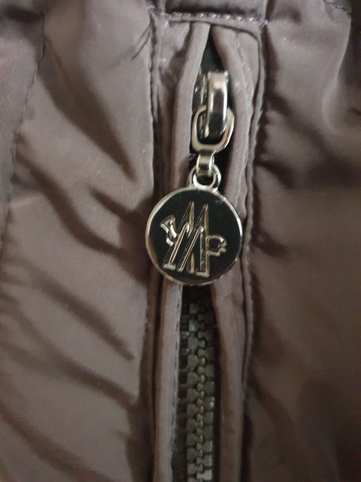 Vand haina MONCLER mărimea 2(M)2