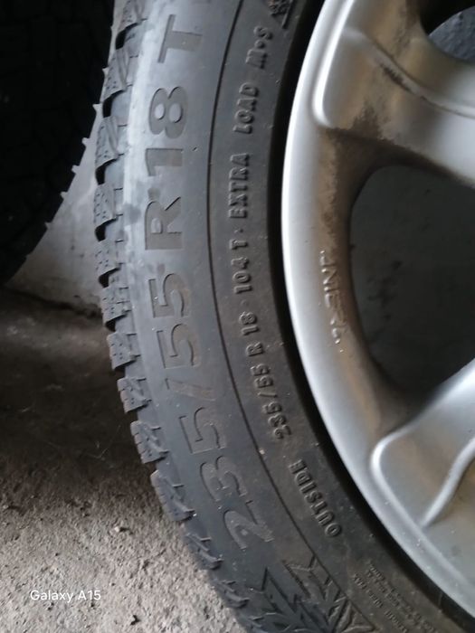 Продаю зиние колеса с дисками комлект