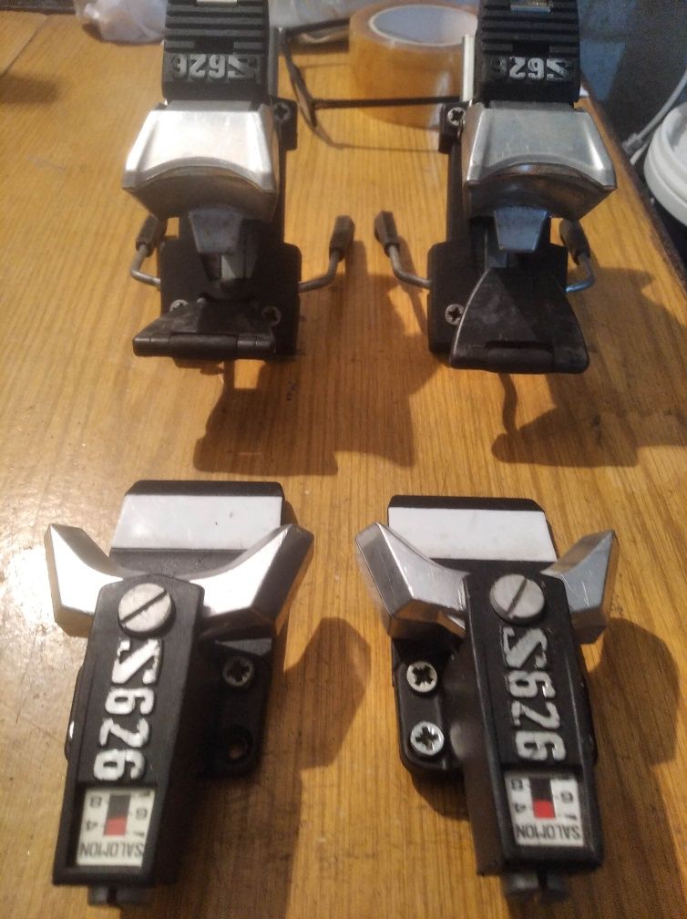Ретро автомати за ски Salomon S626