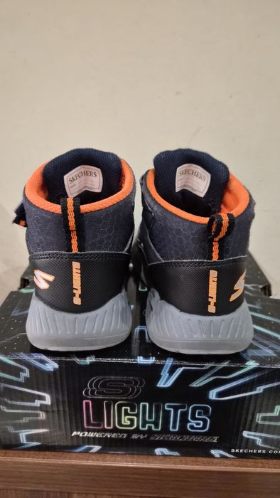 Светещи обувки Skechers за момче