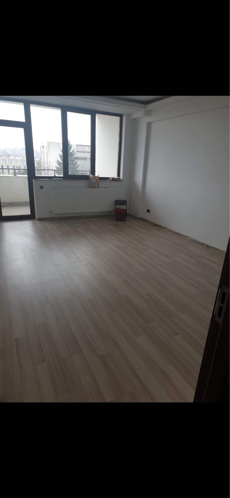 Apartament 3 camere decomandat Isaran