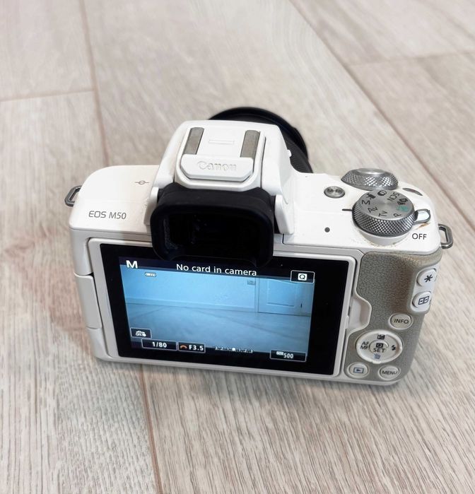 Canon EOS M50 + EF-M 15-45mm + accesorii