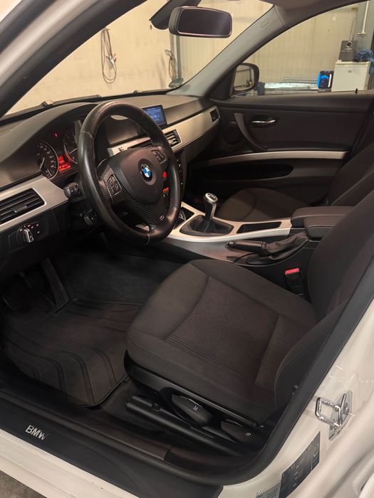 BMW seria 3 / 320I 2009