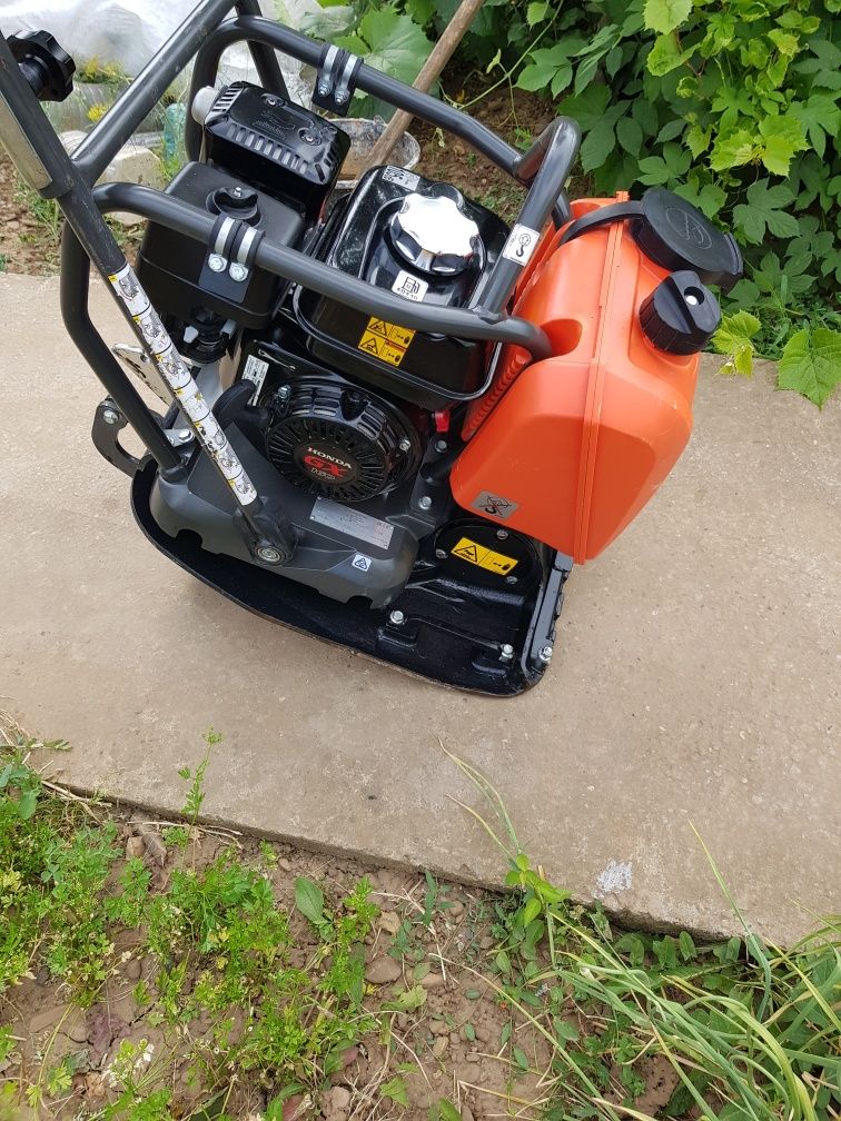 Placă compactoare Husqvarna LF 75 ca NOUĂ