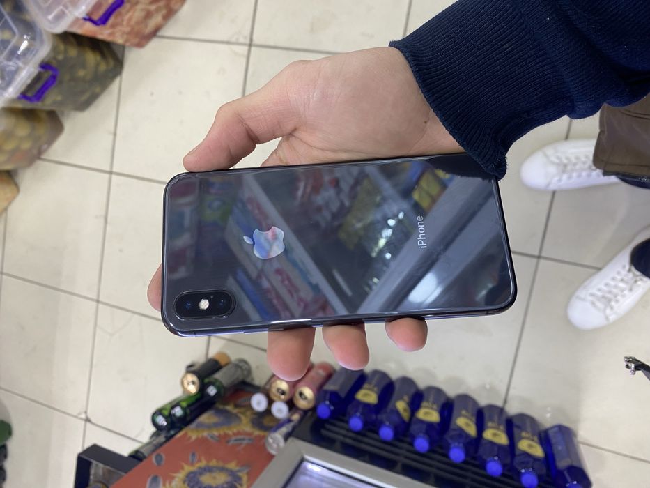 Iphone x srochna sotiladi