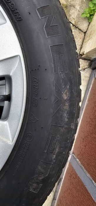 225/55/16 Nexen Winguard