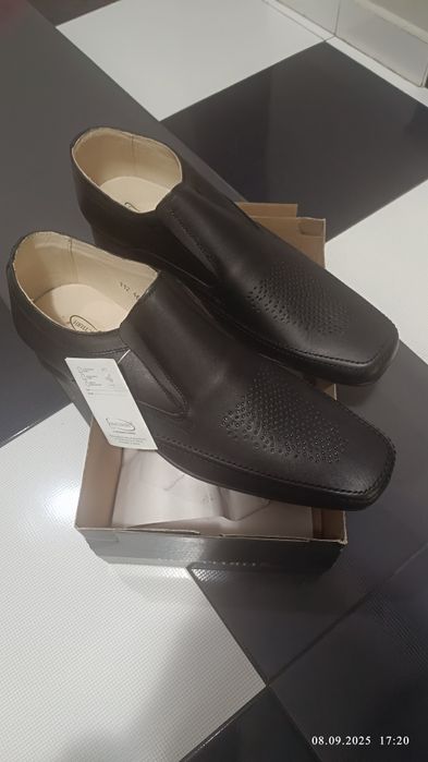 мъжки черни обувки