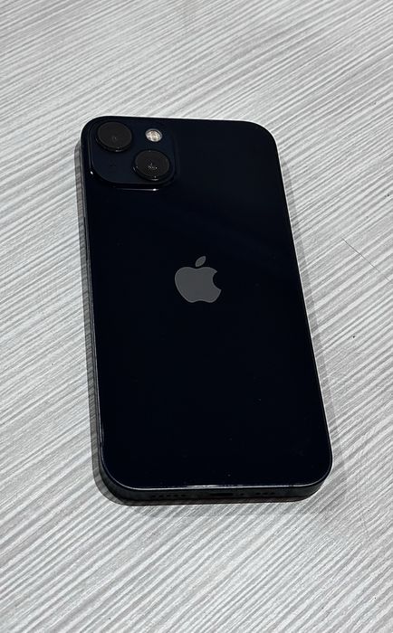 iPhone 13 Midnight