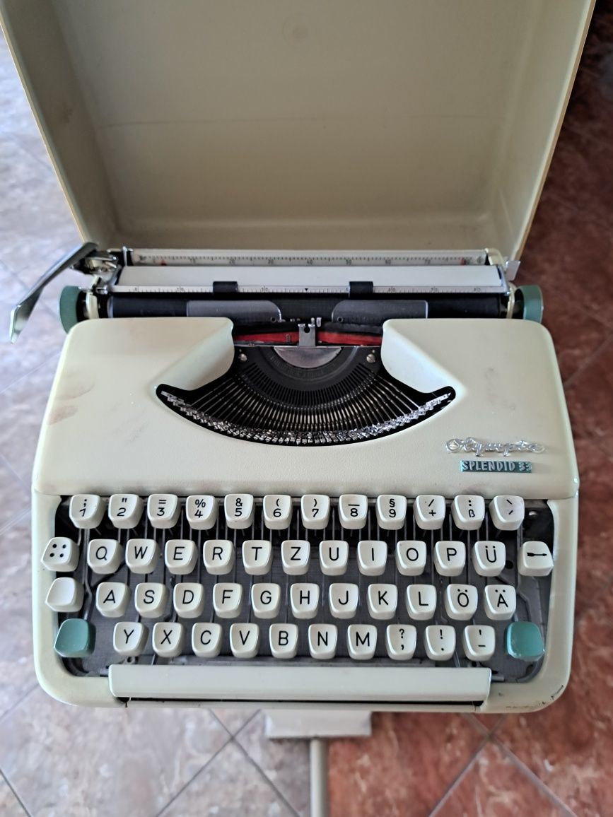 Mașina de scris .