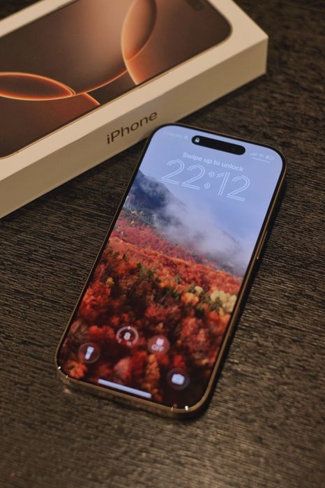 iPhone 16 Pro Desert Titanium + 1г Гаранция
