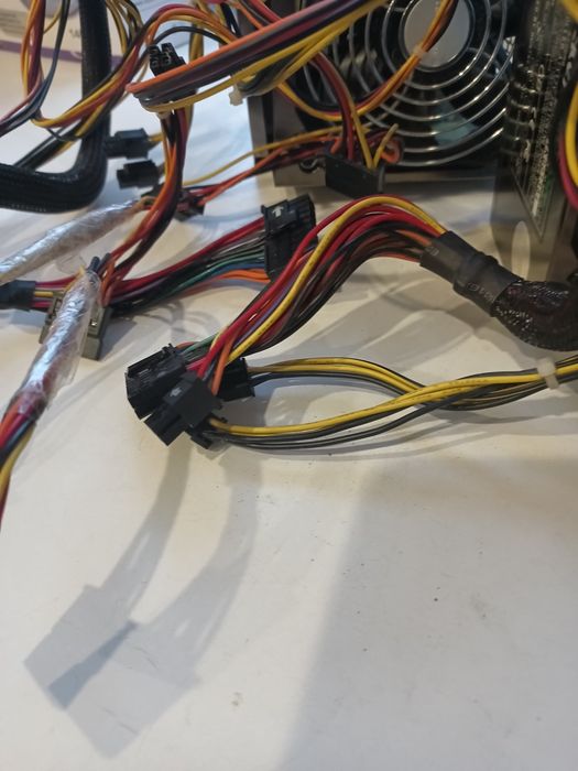 Блоки питания  один работает другой нет