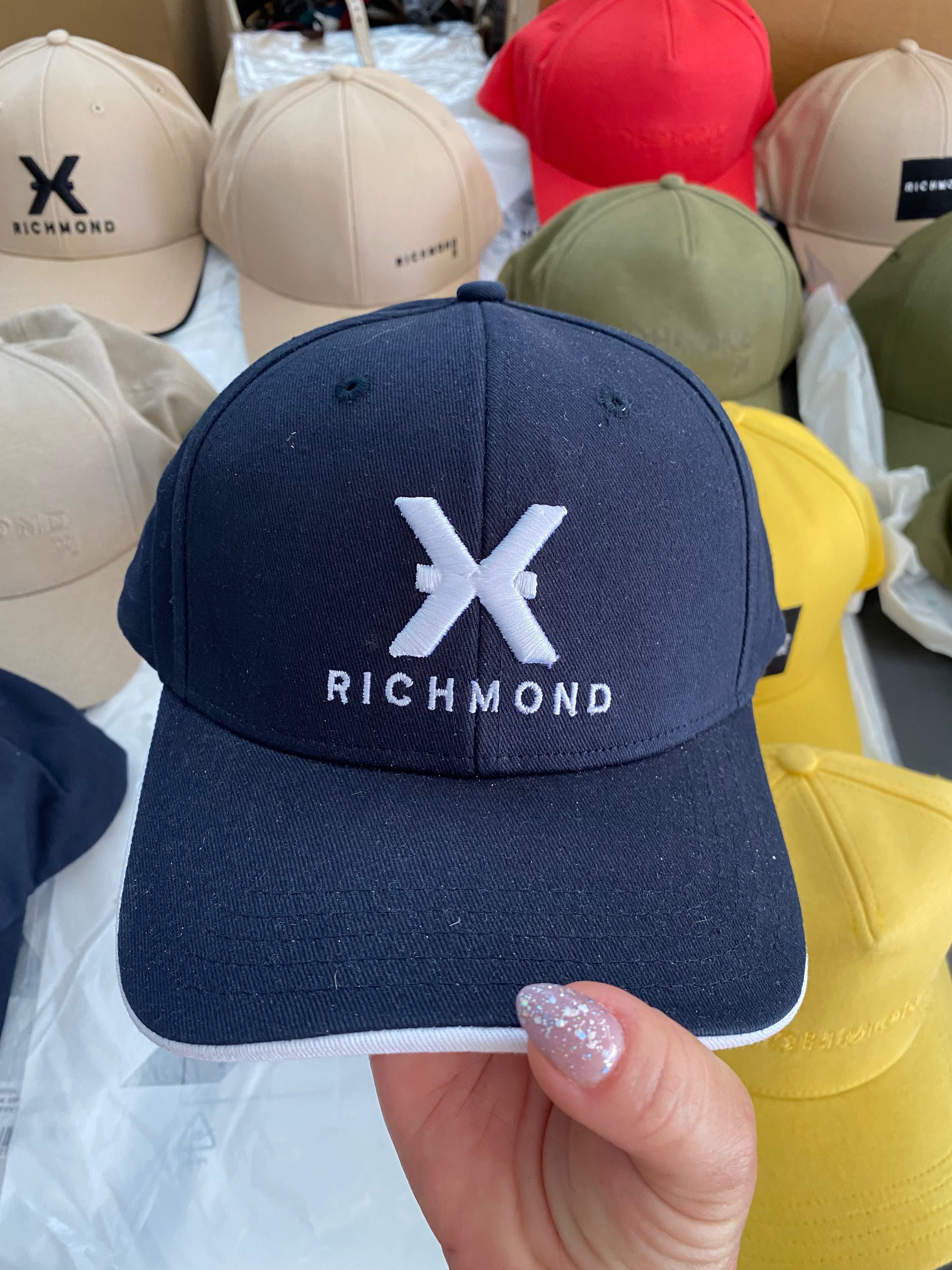 Шапка с козирка оригинална Richmond