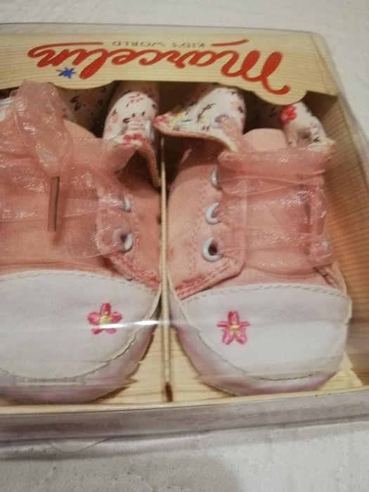 Бебешки обувки 6-9 месеца