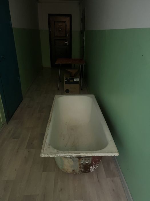 Ванны чугунные 1 штук