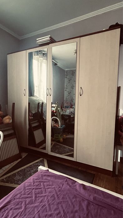 Продам шкаф и кровать для спальни ,кровать без матраса