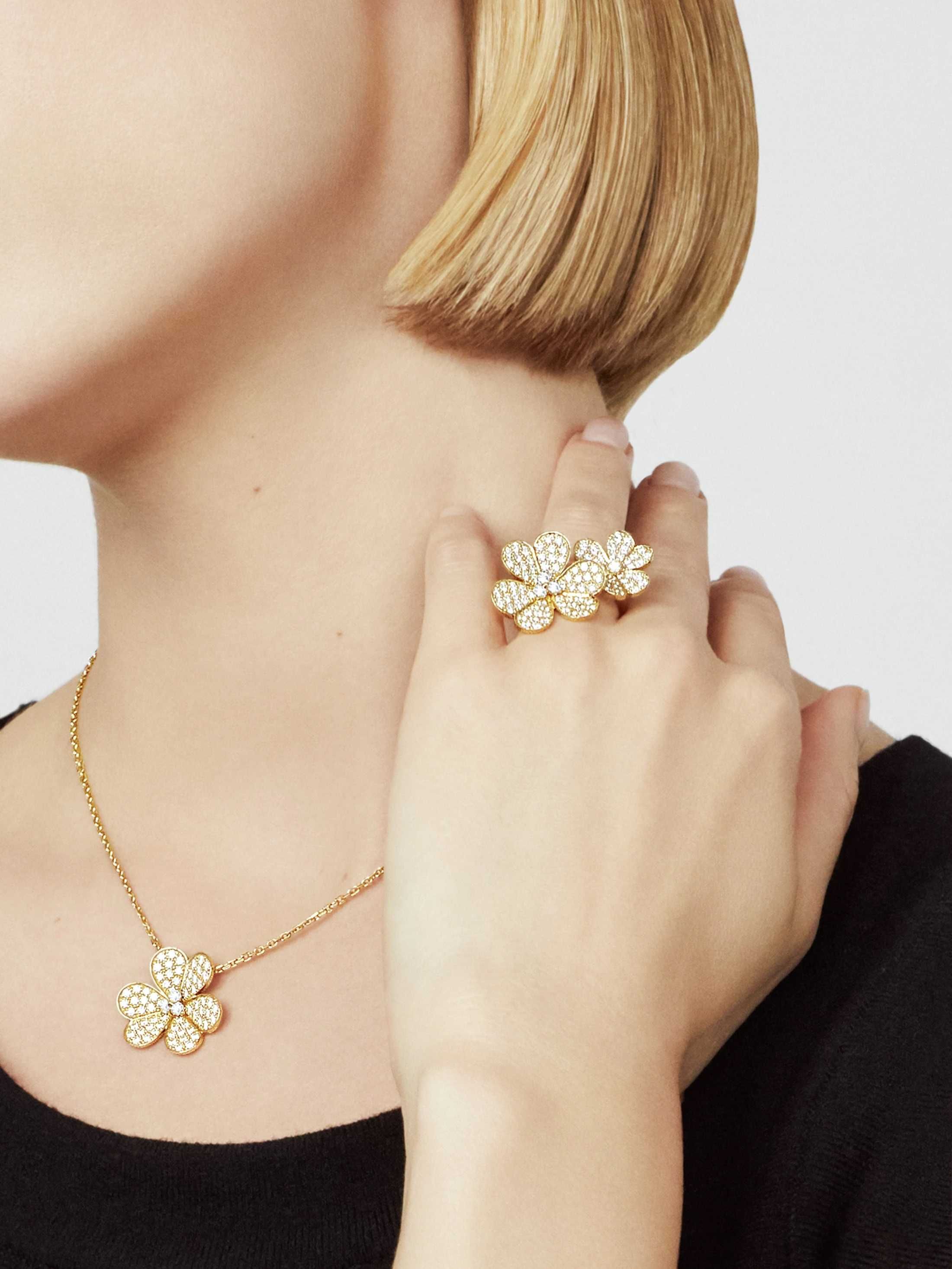 Van Cleef & Arpels VCA Gold Frivole Large Diamond Clover Дамско Колие