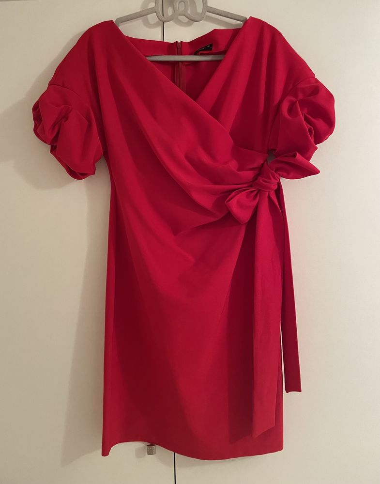 Rochie roșie cu fundă