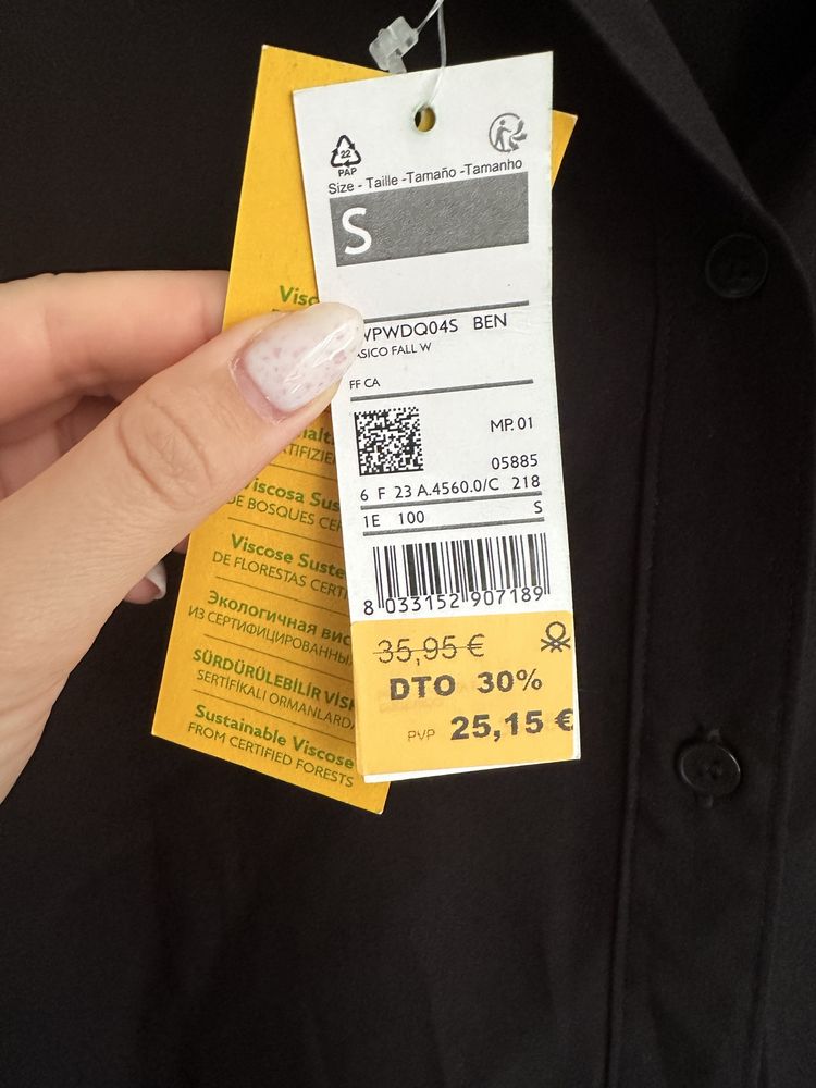 Нова Дамска черна риза размер С Benetton