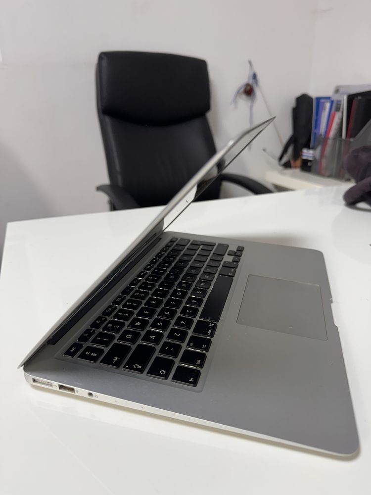 Laptop mac 1400 lei
