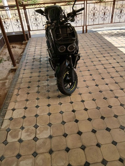 Бензинли скутер TANK сотилади