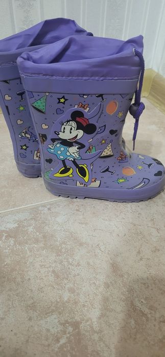 Продам детские резиновые сапожки, размер 27,внутри утеплённые подклад